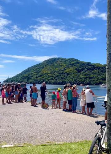 Apartamento completo a 50 mt da Praia da Enseada in Bertioga Apartamento completo a 50 mt da Praia da Enseada in Bertioga