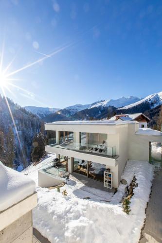 A szálláshely kívülről, NEW Modern 4BR Villa with Mountain Views in Davos in Davos Clavadel