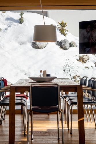 Létesítmények, NEW Modern 4BR Villa with Mountain Views in Davos in Davos Clavadel