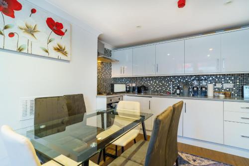 Angel x Kings Cross Rooms