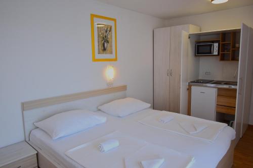 Guest House Sandra - image 4