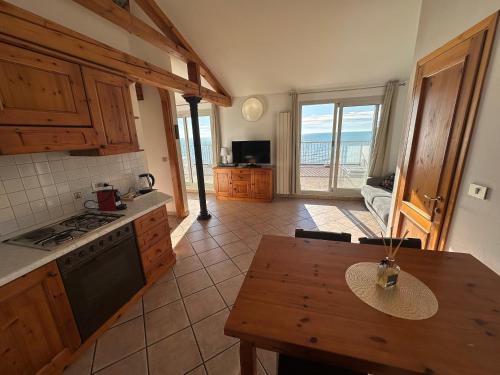 One-Bedroom Apartment image 10