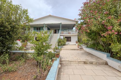 Rastoni - Beach Family House, Хорафакия (фото 2)