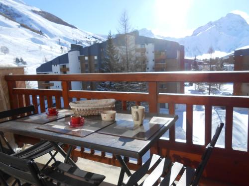 Appartement cosy au pied des pistes avec parking - FR-1-516-31 in ليه دوز الب