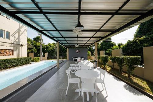 Úszómedence, Tachang Airport Hotel near Hat Yai Nemeztközi Repülőtér