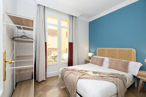 Apartment with Balcony image 10