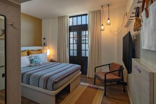 room detail thumbnail 0