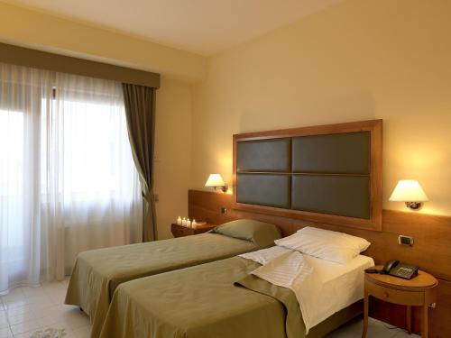 2 twin beds