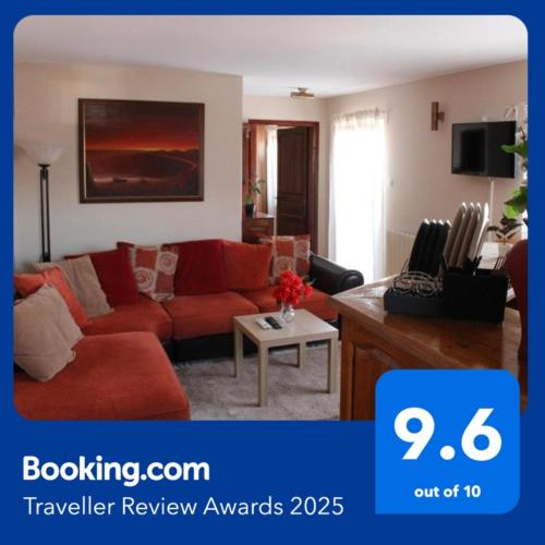 One-Bedroom Apartment image 4