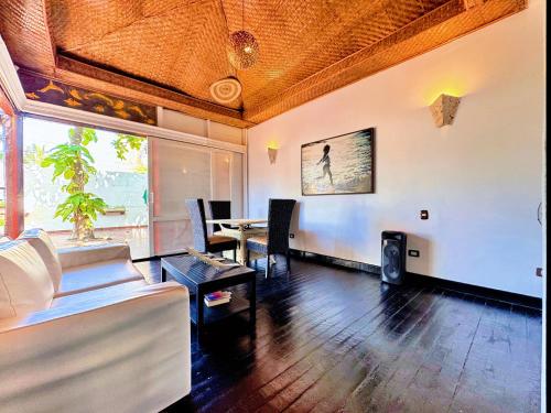 Auaecoco Hotel - image 4