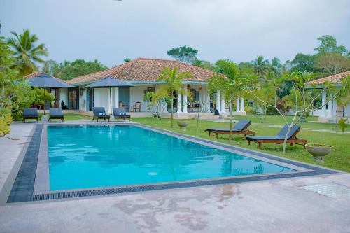 Oak Tree Villa