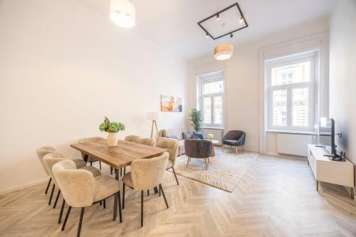 Deluxe & Cozy J40 Grand Residence in the Heart of BP