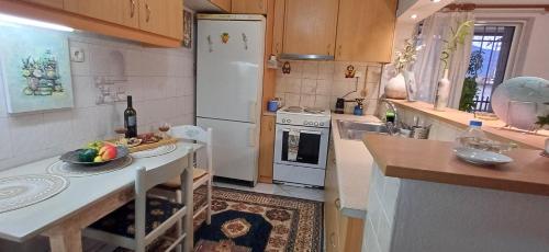 주방, Cozy γωνιά στο χωριό (Cozy γωνια στο χωριο) in 로우트라 이파티스