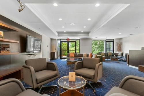 Courtyard Burlington Taft Corners - image 6