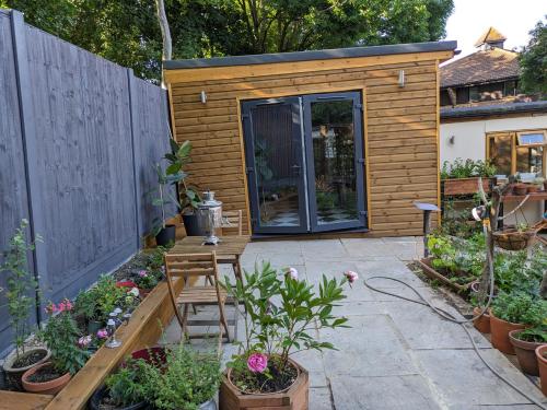 Spacious Cabin London Canary Wharf Free Parking B&B, Londyn (zdjęcie 10)