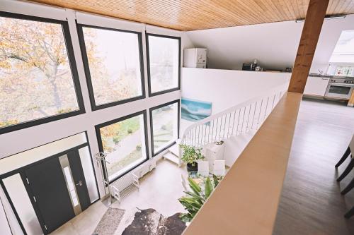 Bildstein's "Kathmandu" Bildstein's "Kathmandu"