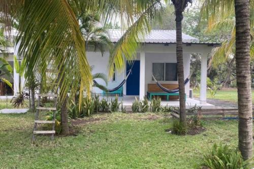Casa Santorini - Lindo Jardin con Piscina in El Cebollito