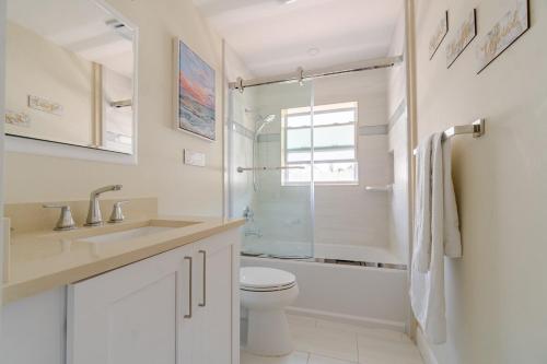 Cozy Hideaway by the beach 1