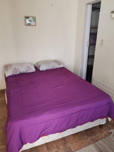 Apto independiente al fondo de casa familiar