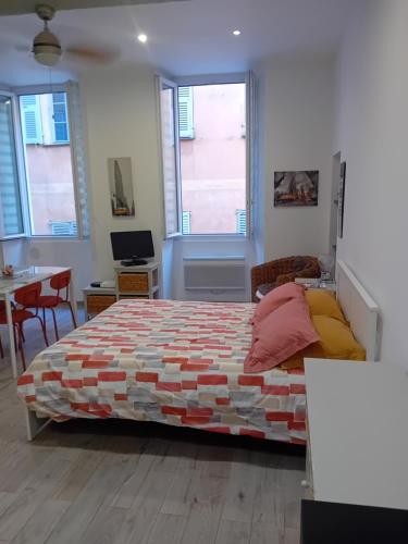 Nice Studio Old Town Sea Side - image 13