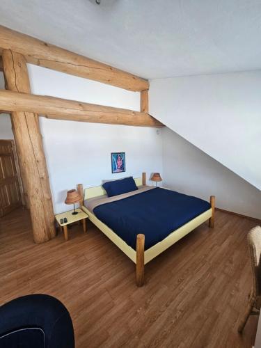 Williston Lake Resort Room Type - King Room with Lake View