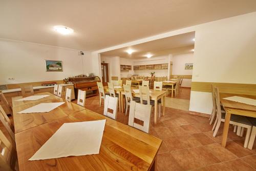 Rute Hotel and Apartments - image 12
