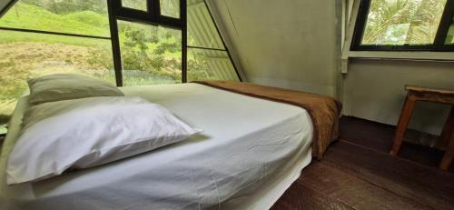 Yaxlik River Lodge in Lanquin
