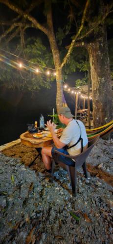 Yaxlik River Lodge in Lanquin