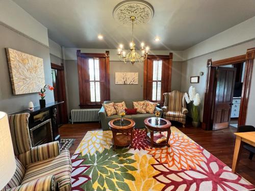Private Bdrm Suite 3 in Spacious House City Views in Cincinnati, USA