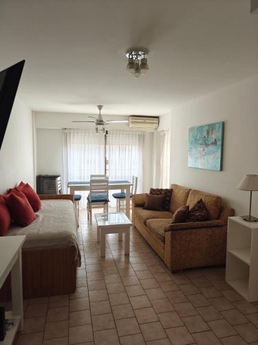 Departamento amoblado en pleno centro, con cochera