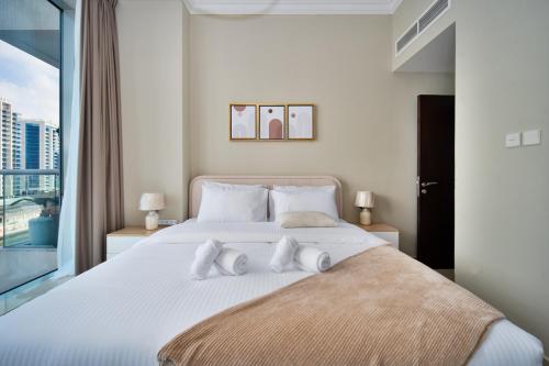 1BR Stunning Canal & Burj view, Luxury Stay at Fairview Residency, Dubaj (zdjęcie 6)