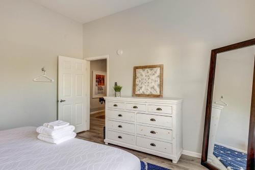 Rancho Relaxo by PaseoHomesAZ with Pool Spa and Separate Casita - image 4