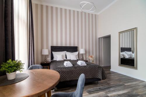 be HAPPY Apartments Room Type - Deluxe Double Room with Shower be HAPPY Apartments Room Type - Deluxe Double Room with Shower
