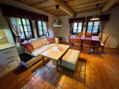 Roubenka u Vrabců (Roubenka u Vrabcu) in เวเซซ