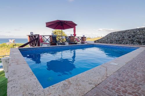 Úszómedence, Beautiful ocean and mountain view villa in Las Canas