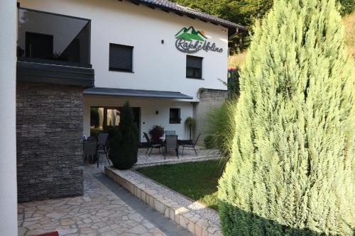 Accommodation in Oćune