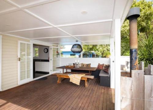 Beach front home stay - Entire home in Te Awanga