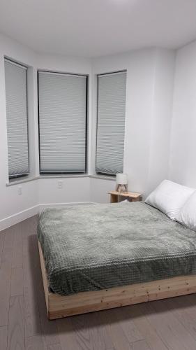 Private Bedroom with Dedicated Bathroom 15mis NYC 5
