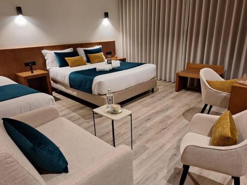 1 queen bed, 1 twin bed, 1 sofa bed