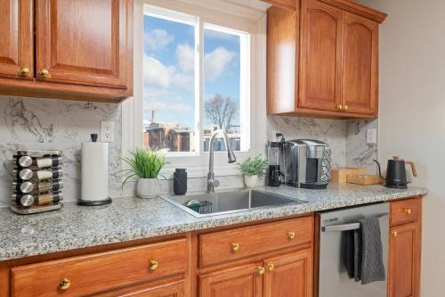 New Cozy retreat with parking and gameroom Minutes to NYC in Hoboken (Nj)