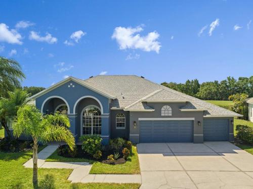 826 GOLF COURSE PARKWAY DAVENPORT 4BED in Davenport