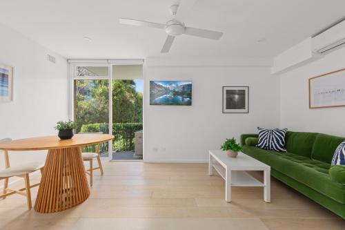 Chic 1-Bed Apartment by Balmoral Beach - image 3
