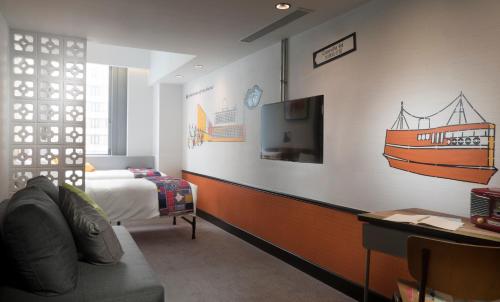 room detail thumbnail 1