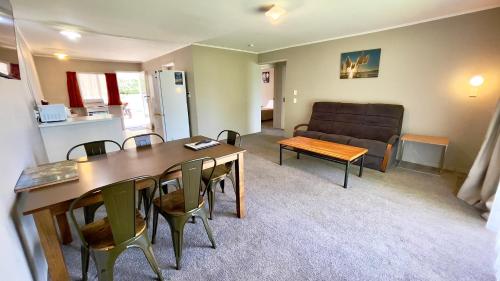 2 bedrooms, 4 beds