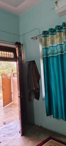 Daya Home Stay 1 km to Sangam Mahakumbh - image 2