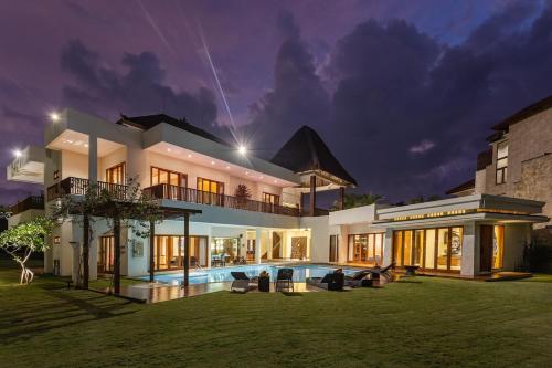 Sky Haven Retreat 6BR Villa in Balangan, Uluwatu