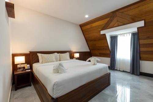 Superior Double Room - Free Shuttle to City image 10