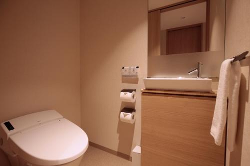 Junior Suite with Free access to Lounge - Non-Smoking image 8