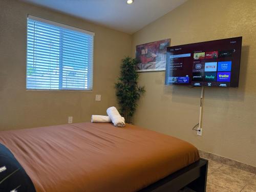3 Bedroom, 2 Bath Whole House, Arizona State Univ, Tempe, Mesa Scottsdale on Light Rail, Dogs ok, Work Space, Mesa (photo 5)