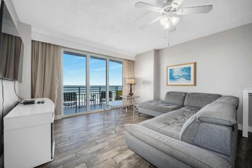 Luxury 5th Floor 3 BR Condo Direct Oceanfront Wyndham Ocean Walk Resort Daytona Beach | 504 in Daytona Beach, USA